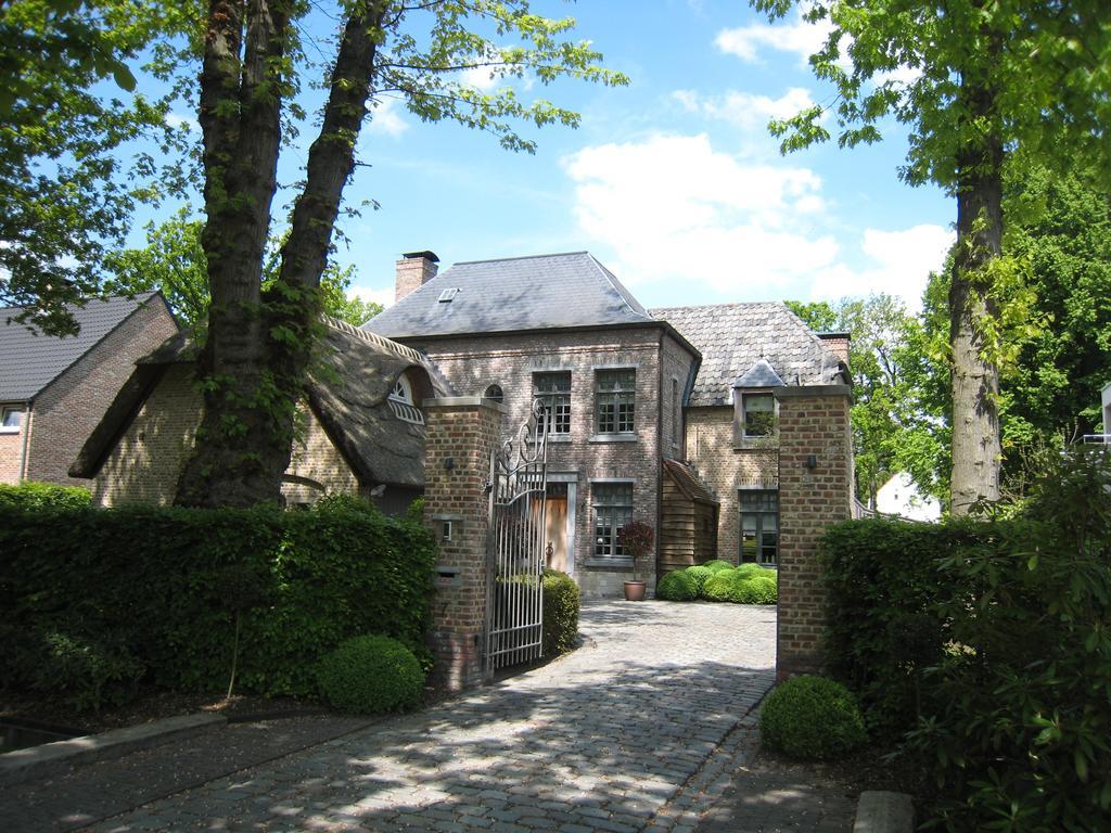 Under Oaks Hotel Westmalle Екстериор снимка