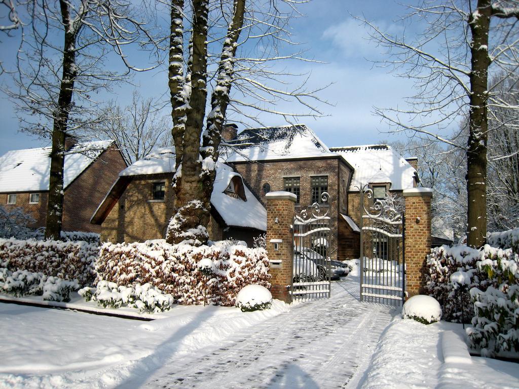 Under Oaks Hotel Westmalle Екстериор снимка